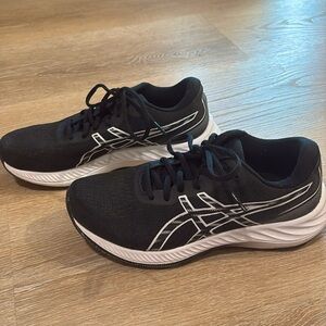 Women’s black asics running shoes
